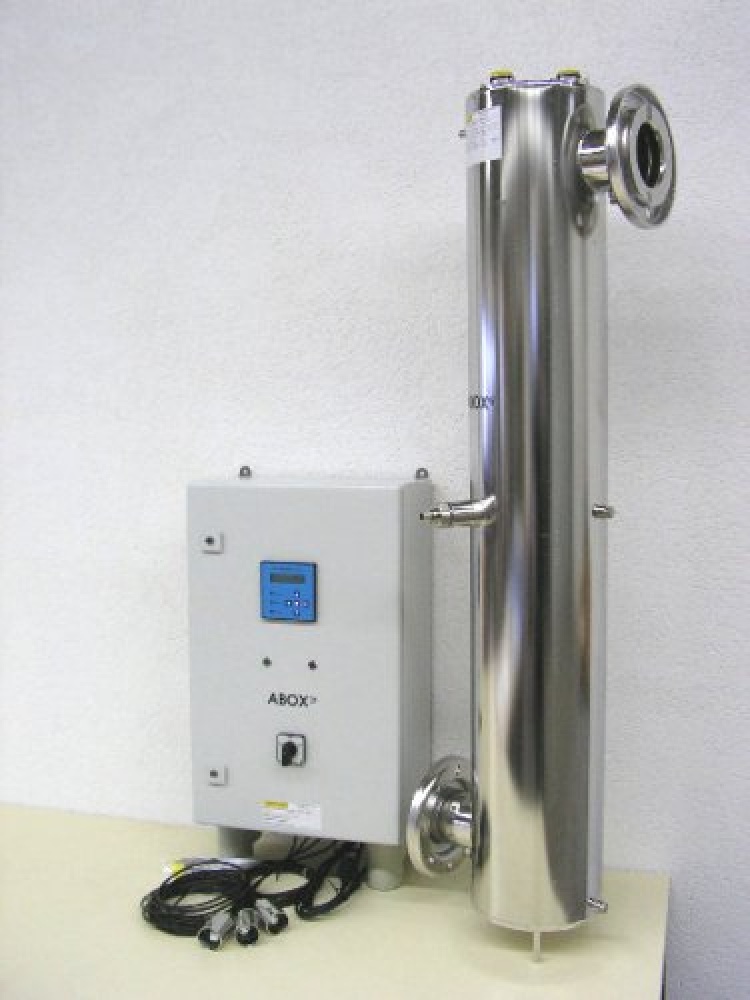 UV-Desinfektionsanlage 115 m³/h mit Überwachung  (ABOX S840-Ü)